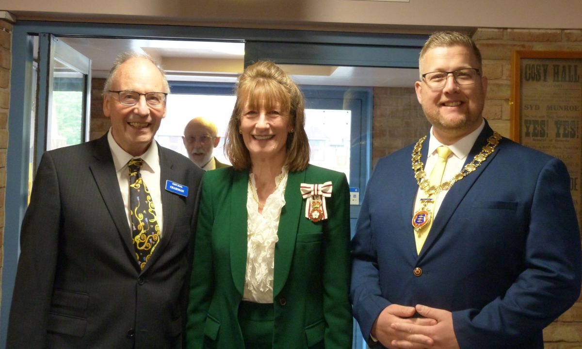 Dignitaries and community groups gather for Cosy Hall&rsquo;s 40th anniversary celebration