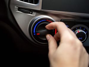 Supporting image for story: How can I look after my car in hot weather?