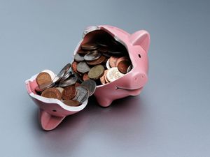 Supporting image for story: Majority of adults who expect to run out of cash in January ‘in red by Thursday’