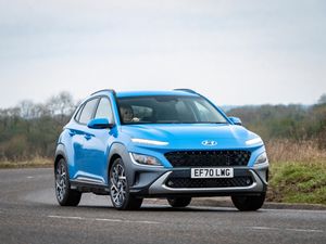 Supporting image for story: First drive: The updated Hyundai Kona adds extra style to this already-funky crossover