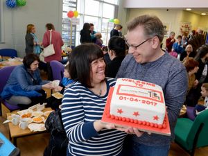 Supporting image for story: Boxing champion Richie Woodhall opens Telford youth club