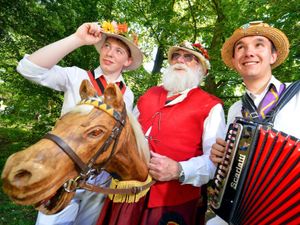 Supporting image for story: Hundreds flock to Stafford fair