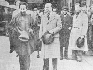 Supporting image for story: Emperor and wife enjoyed visit to shops, table tennis and haircut in Shropshire town