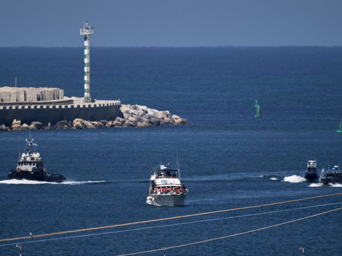 Israeli naval forces board vessels seeking to break Gaza blockade
