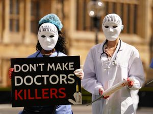Supporting image for story: Starmer to study assisted dying Bill and vows no pressure on MPs over vote