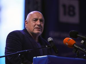 Supporting image for story: Bulgarians vote with little hope of breaking political deadlock