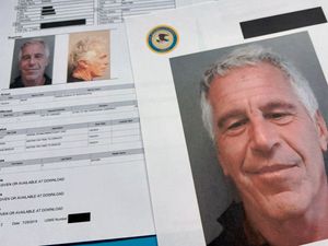 Supporting image for story: Clintons face contempt charges after refusing to give evidence in Epstein probe