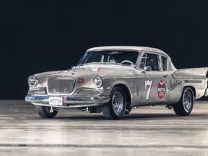 Supporting image for story: Stunning 1963 Chevrolet Corvette among American classics going up for auction
