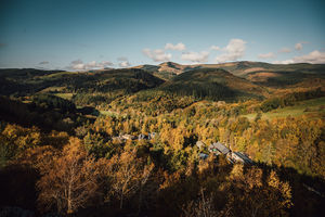 An autumnal view over the Centre for Alternative Technology in Machynlleth, Powys. Credit © Hawlfraint y Goron / © Crown copyright (2019) Cymru Wales