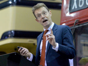 Supporting image for story: Street calls for £1bn to support car industry