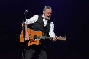 Supporting image for story: Cockney Rebel's Steve Harley talks Leonard Cohen, Bob Dylan, Richard Madeley and upcoming show - interview