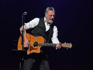 Supporting image for story: Cockney Rebel's Steve Harley talks Leonard Cohen, Bob Dylan, Richard Madeley and upcoming show - interview