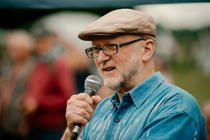 Commentator Bob Fowke