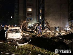 Supporting image for story: More than 20 hurt after Russian strike on Ukrainian apartment blocks