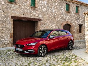 Supporting image for story: The new Seat Leon will cost from £19,855
