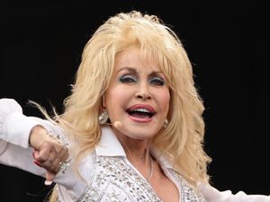 Supporting image for story: Dolly Parton’s sister ‘up all night praying’ as singer battles health problems