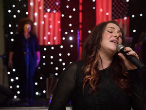 Supporting image for story: Eighties star Tiffany rocks Cannock bar