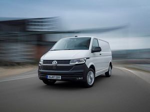Supporting image for story: First drive: Updated Volkswagen Transporter could be the new mid-size van of choice