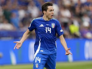 Supporting image for story: Federico Chiesa set for Liverpool medical after £10m deal agreed with Juventus