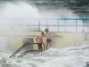 Supporting image for story: Storm Bram: Irish warnings upgraded as public advised to be ‘very careful’