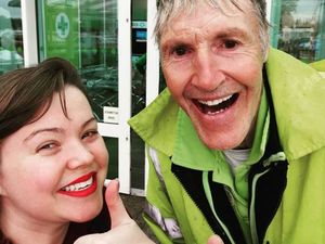 Supporting image for story: Meet Asda trolley man Dave whose selfie is online hit