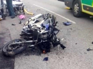 Supporting image for story: Motorcyclist hurt after crash with tractor near Whitchurch