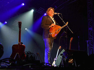 Supporting image for story: Shrewsbury Folk Festival round-up: Top class acts thrill fans