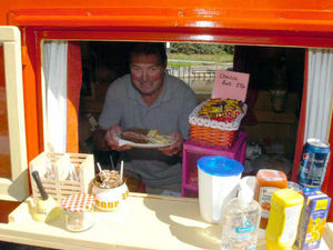 Supporting image for story: Crowds float in for Ellesmere Canal Festival