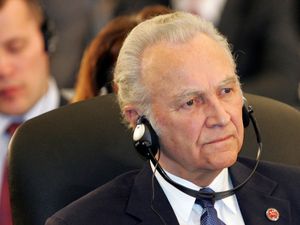 Supporting image for story: Former Estonian president Arnold Ruutel dies aged 96