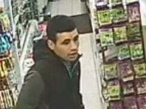 Supporting image for story: Police release image of man they want to speak to after wallet theft in city centre