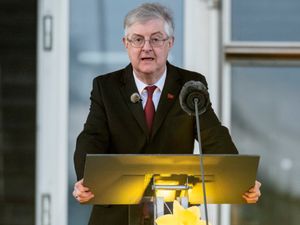 Supporting image for story: Welsh party leaders pay tribute to Covid victims