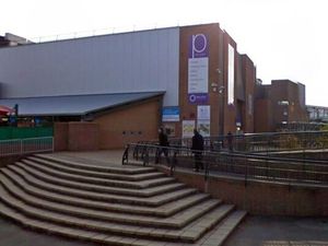 Supporting image for story: Telford's Wakes to host singers Tom Baxter and Anne-Marie Allen for national celebration 