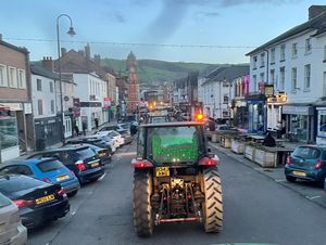 Supporting image for story: 100 tractors join huge 'go slow' farmer protest to Welsh leader hopefuls over controversial policy