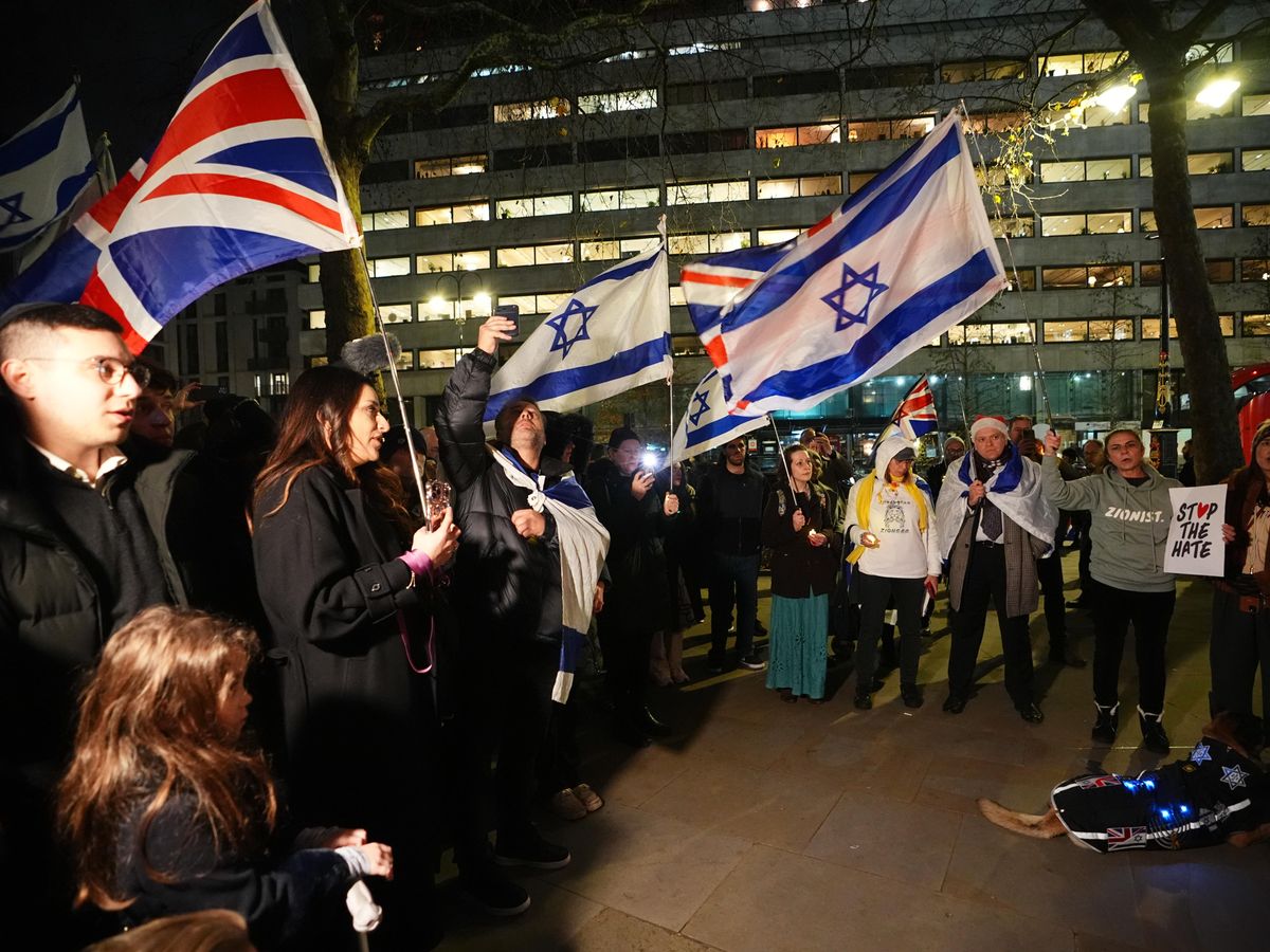 Injured Bondi gunman likely to survive injuries, police say