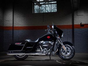 Supporting image for story: Harley-Davidson reveals new Electra Glide Standard