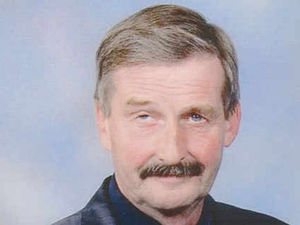 Supporting image for story: Widow starts legal fight over asbestos