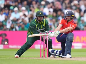 Supporting image for story: Jos Buttler hits 84 as England set Pakistan 184 to win