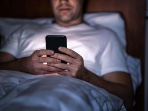 Supporting image for story: Posting on social media overnight linked to poor mental wellbeing – study
