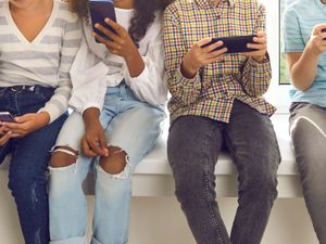 Supporting image for story: Teenagers turn to chatbots as they find it easier than talking to humans – study