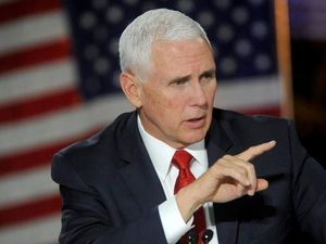 Supporting image for story: Nasa urged to put US astronauts on the moon within five years