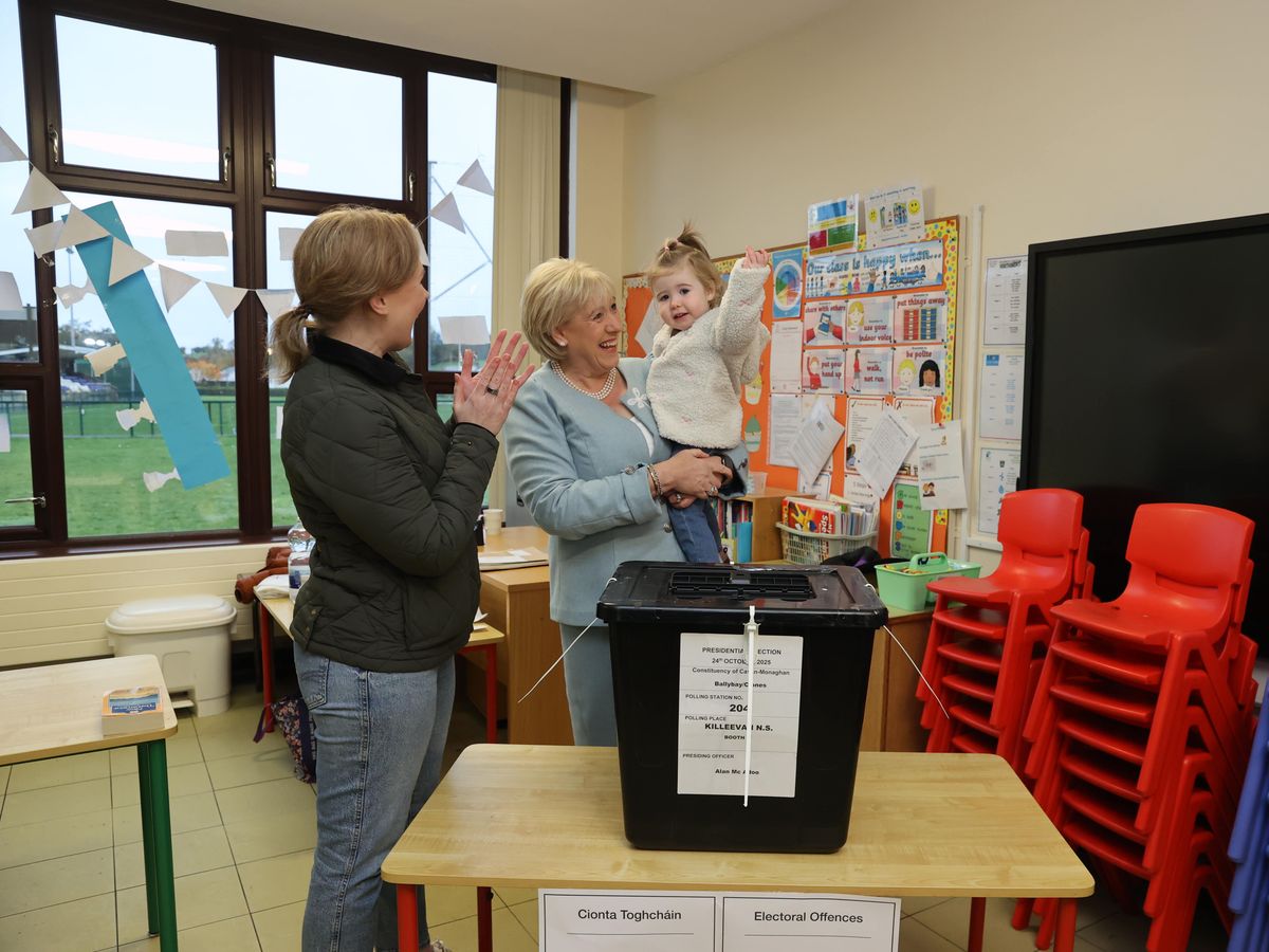 Candidates cast votes as polling stations open in Irish presidential election