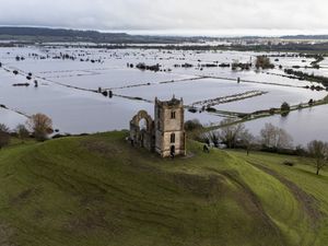 Supporting image for story: Unsettled weather set to continue for another month, forecasters warn