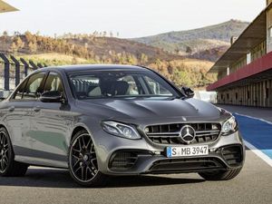 Supporting image for story: The 604bhp Mercedes-AMG E 63 S is a rapid do-everything luxury saloon