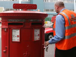 Supporting image for story: Disadvantaged pupils to get letters encouraging them to apply to university