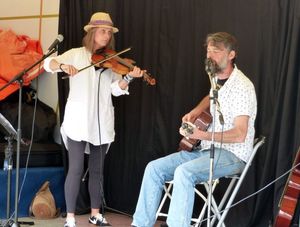 Free live music throughout the day.