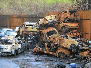 Supporting image for story: Dozens of vehicles on fire as arson attack hits scrap yard