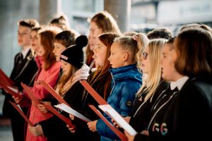 Grove School Choir performing at the Buttercross