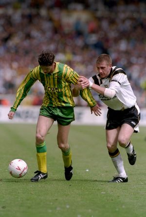 Andy Hunt during the play-off final against Port Vale 