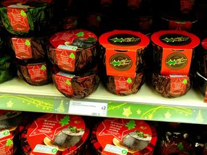 Supporting image for story: UK Christmas supermarket sales exceed expectations to reach £7.1bn in two weeks