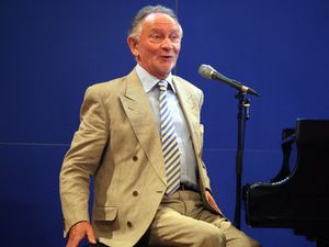 Supporting image for story: Musician Coulter tells of pride as he is given freedom of town he loved so well